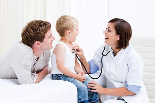 Лечение экземы у ребенка назначает только врач.